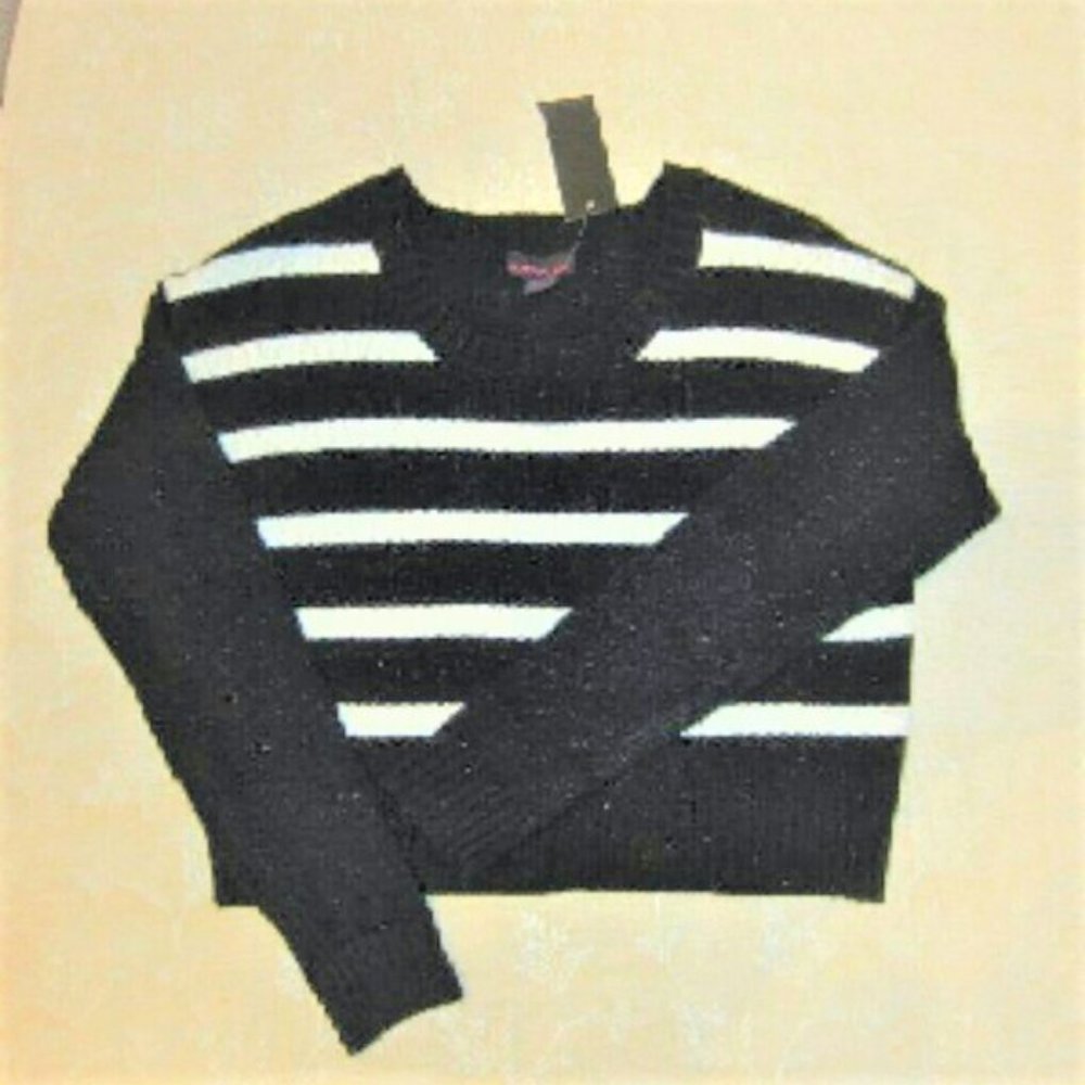 Material Girl BW Stripped Crewneck Sweater Sz XL NWT